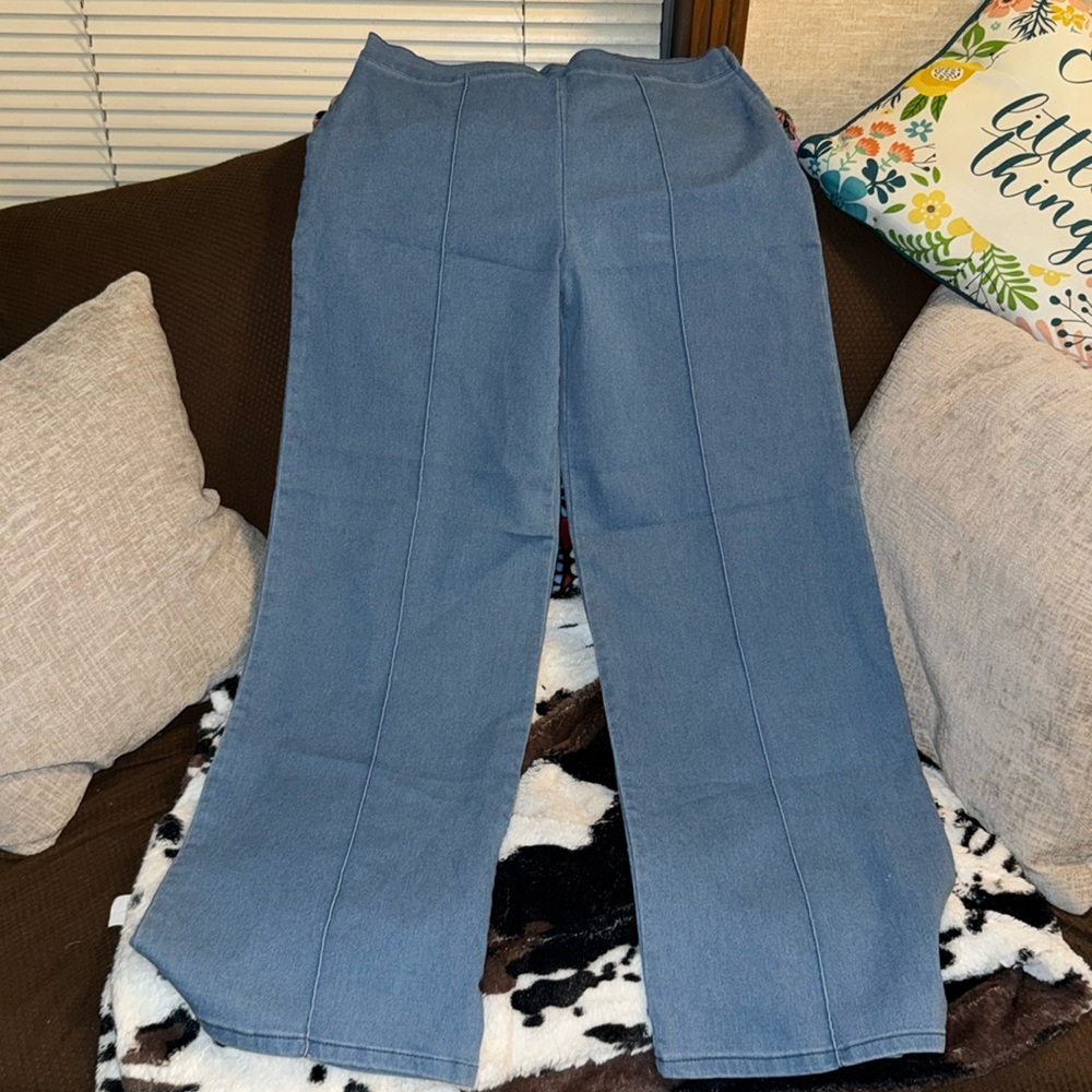 Size SHEIN large flare jeans. They have a zipper on the side.